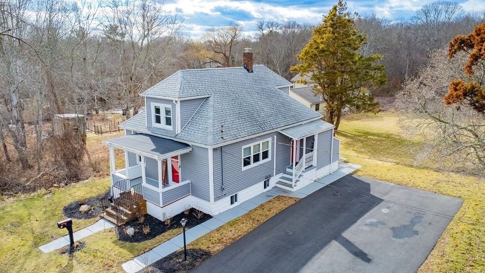 7 Harvey St, South Dartmouth, MA 02748 - photo 1