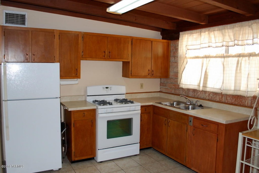 327 E Roger Rd, Tucson, AZ 85705 - photo 1