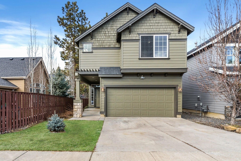 19544 Salmonberry Ct, Bend, OR 97702 - photo 1