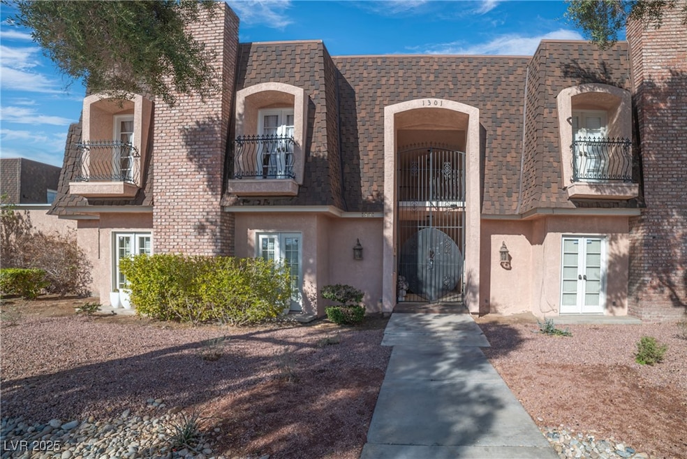 1301 E Saint Louis Ave unit C, Las Vegas, NV 89104 - photo 1
