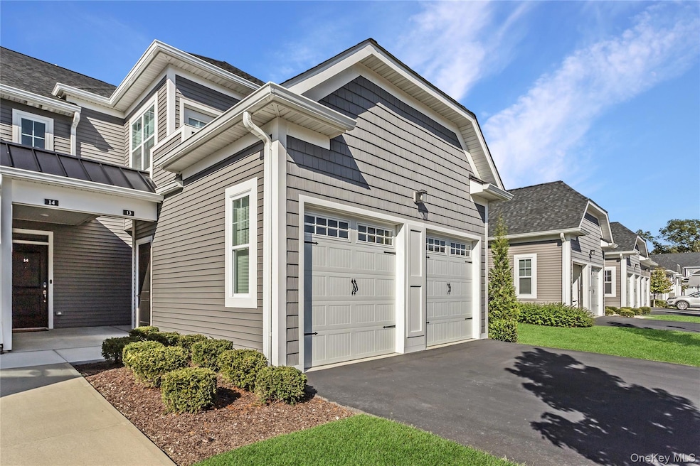 13 Seasons Way, Dix Hills, NY 11746 - photo 1