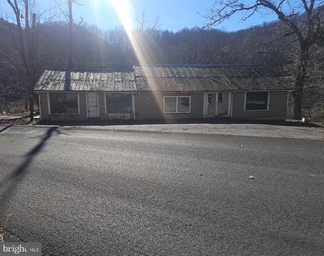 5910 Dry Ford Rd, Cedar Bluff, VA 24609 - photo 1