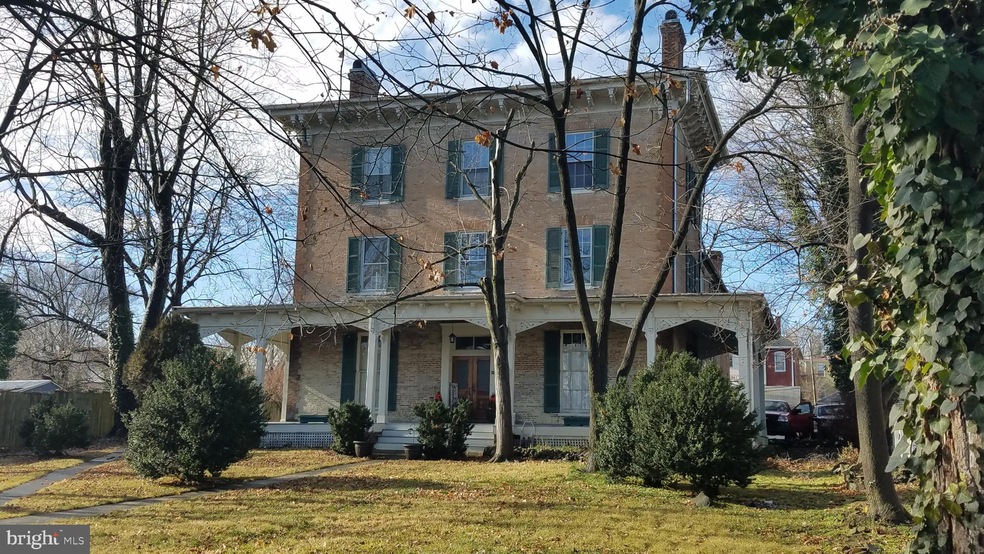 447 N Loudoun St unit 3, Winchester, VA 22601 - photo 1
