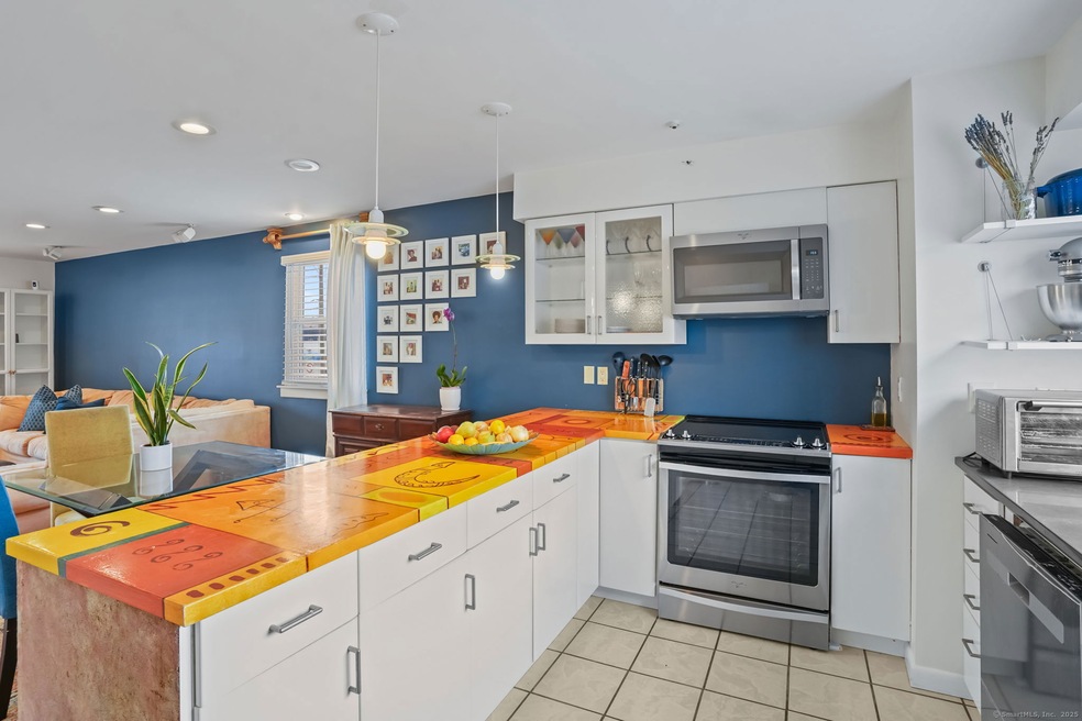 130 Myrtle Ave unit A, Stamford, CT 06902 - photo 1