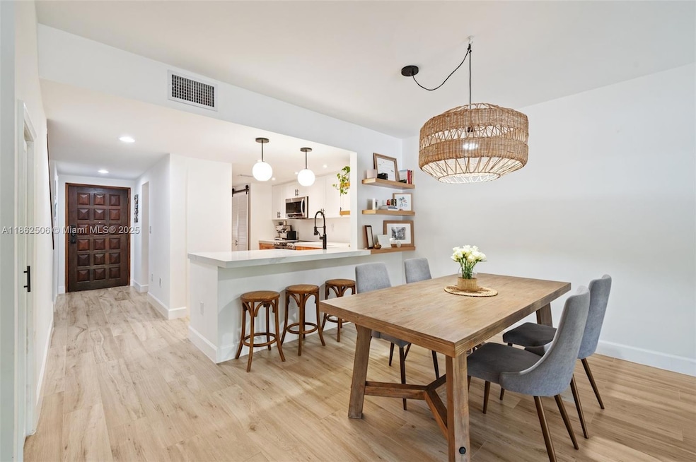 2600 Cardena St unit 11, Coral Gables, FL 33134 - photo 1