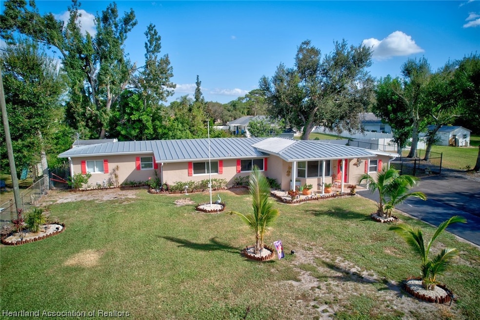 1803 Lake Clay Dr, Lake Placid, FL 33852 - photo 1