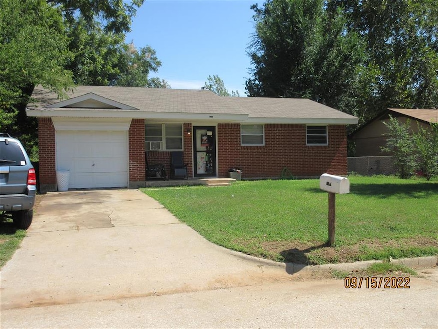 1604 Cynthia Dr, Oklahoma City, OK 73130 - photo 1