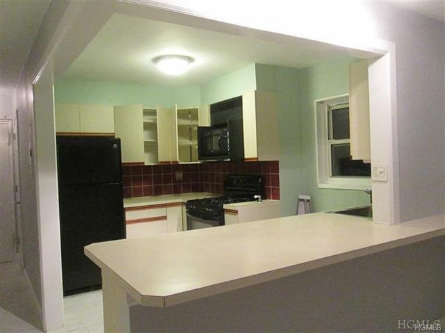 Tappan Manour Condominium unit M7, Tarrytown, NY 10591 - photo 1