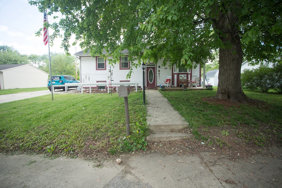 311 Northlane Dr, Whiteland, IN 46184 - photo 1