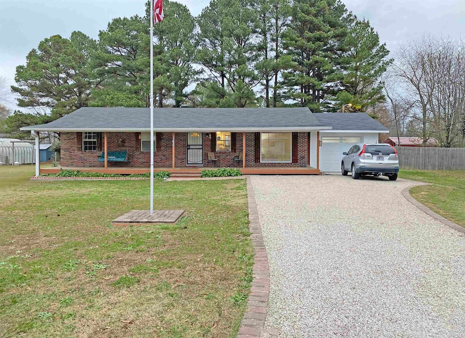 160 Clement Dr, Savannah, TN 38372 - photo 1