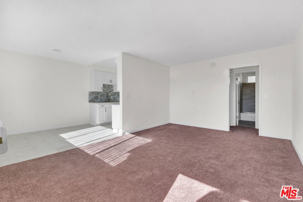 7228 Allott Ave unit 6, Los Angeles, CA 91405 - photo 1