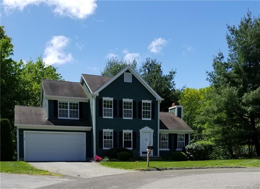 Single Family condo in the Hills of Monroe.