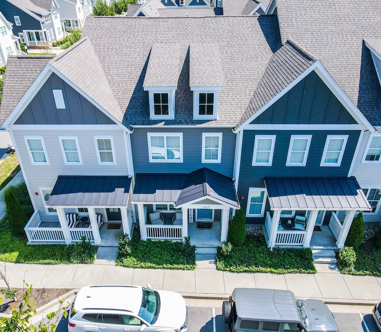 Pending $559,999 • Co-Listing Agent