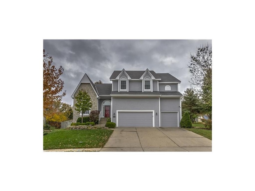 8439 Widmer Rd, Lenexa, KS 66215 - photo 1