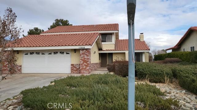 17998 Pebble Beach Dr, Victorville, CA 92395 - photo 1
