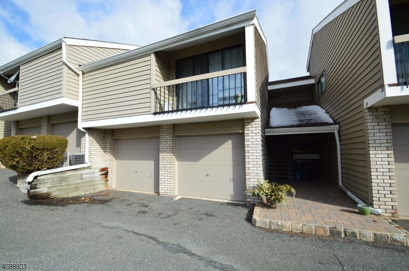 21 Hillside Ct unit 911A, Clinton, NJ 08809 - photo 1