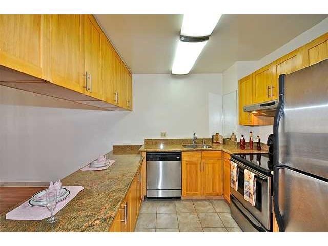 Kukui Plaza unit 915, Honolulu, HI 96813 - photo 1