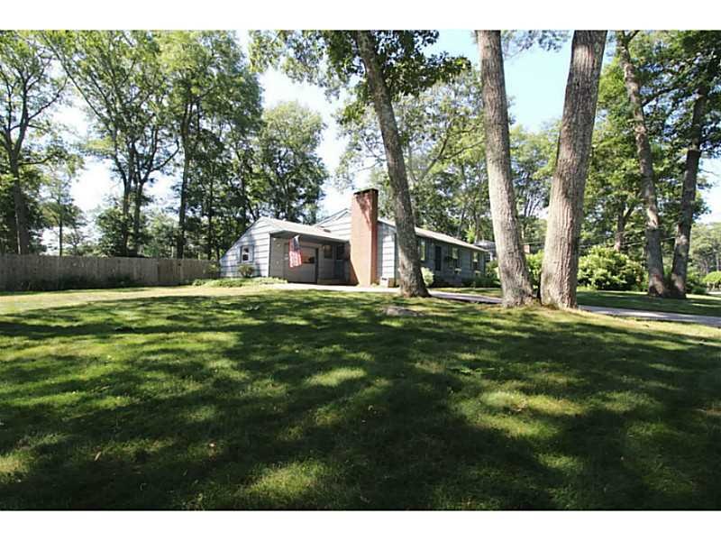 66 Greenwood Dr, Wakefield, RI 02879 - photo 1