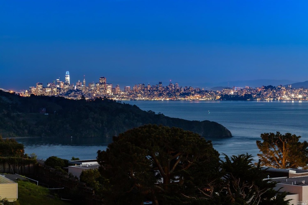 Uninterrupted panoramic views stretch from the San