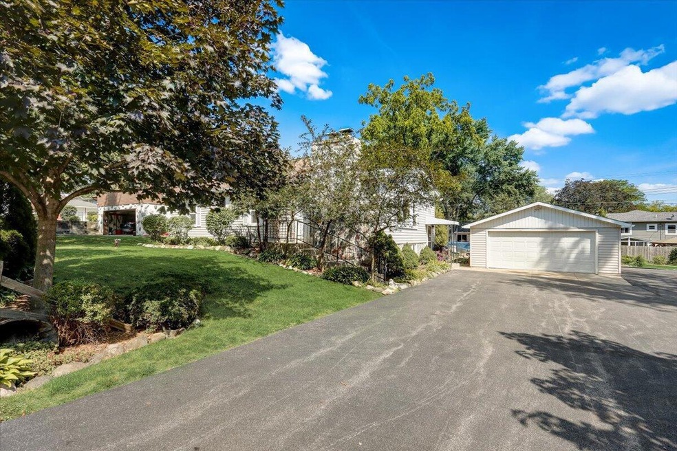 01-S 168th St-001