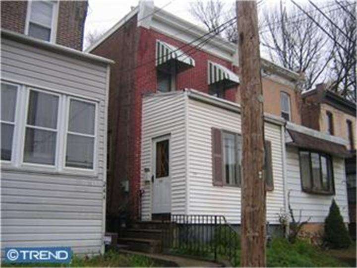 242 Mill St, Darby, PA 19023 - photo 1