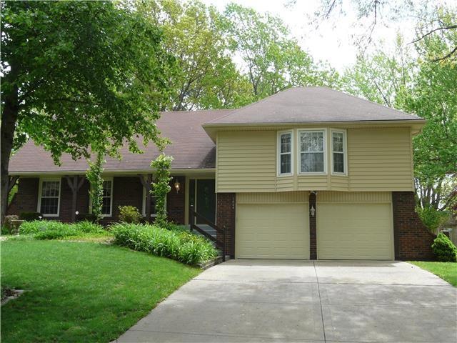 1804 NW Willowbrook Dr, Blue Springs, MO 64015 - photo 1