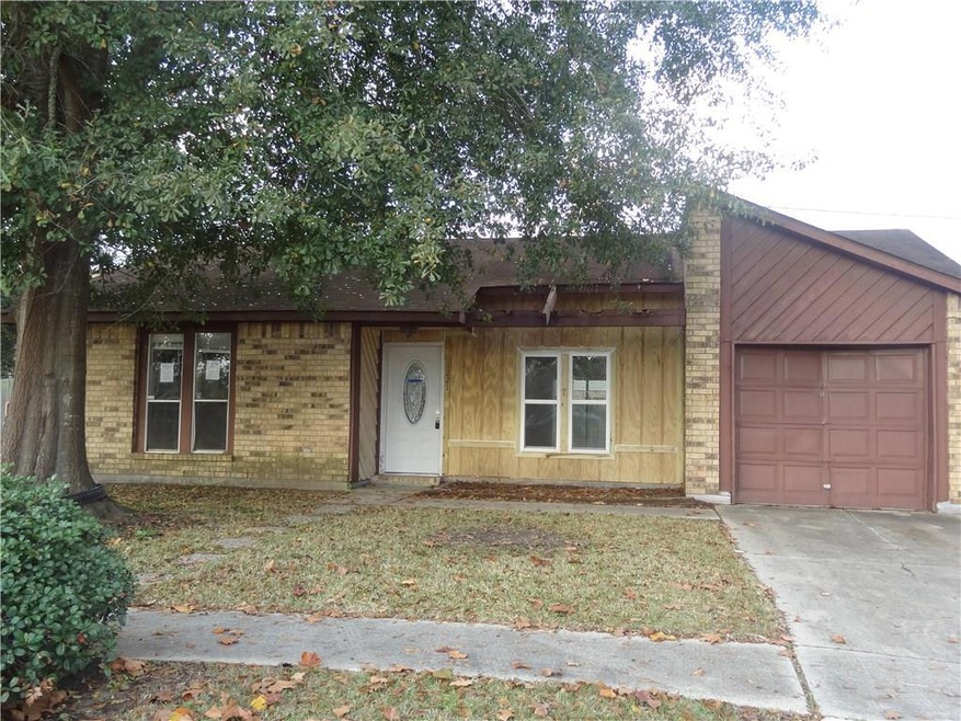 1221 Cinclar Loop, Laplace, LA 70068 - photo 1