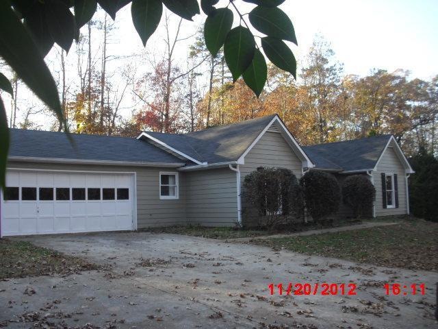 856 Georgetown Dr, Winder, GA 30680 - photo 1