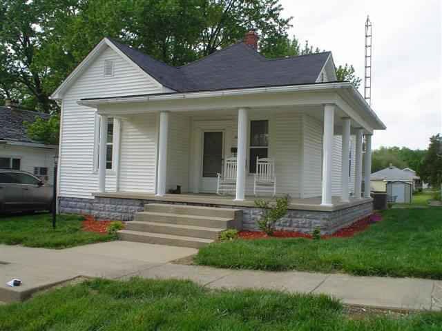 912 W 4th St, Bicknell, IN 47512 - photo 1
