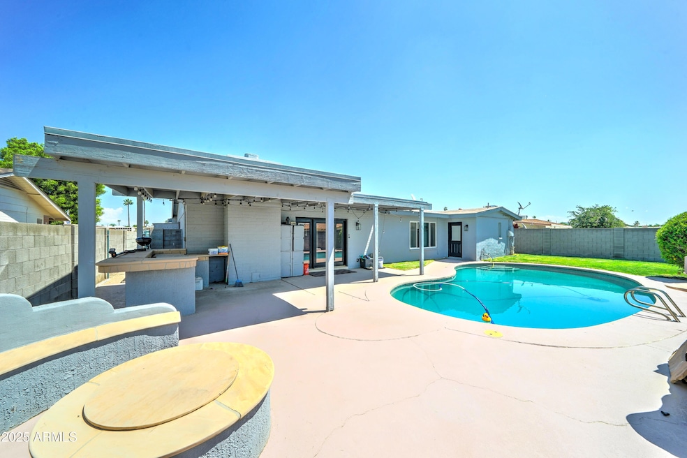 4201 W Hatcher Rd-38