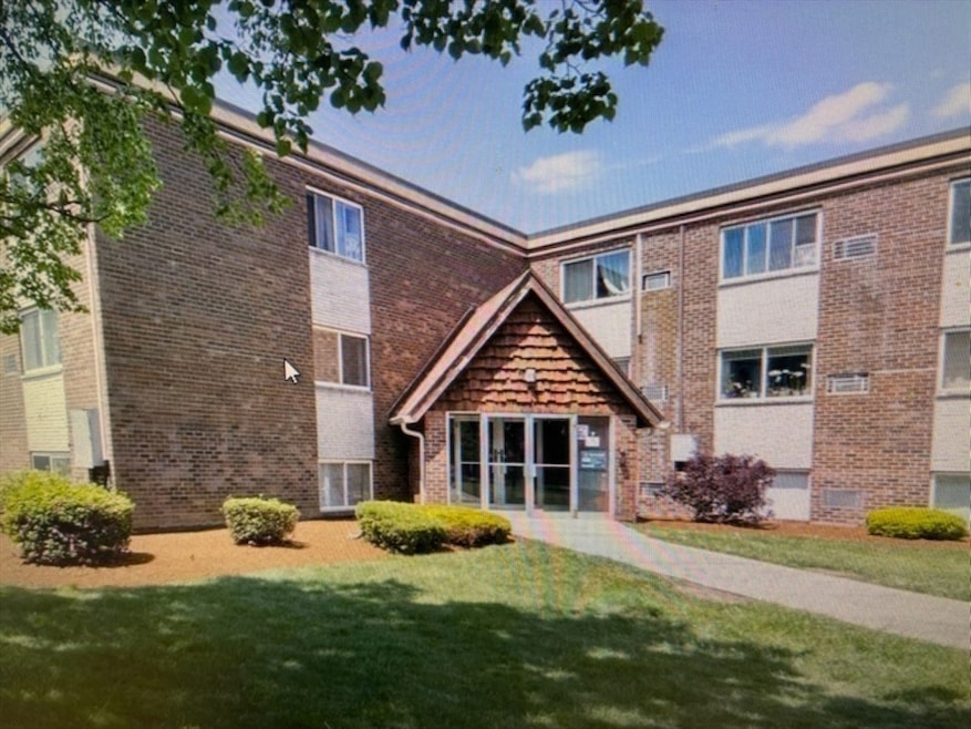 7 Weld St unit 35, Framingham, MA 01702 - photo 1