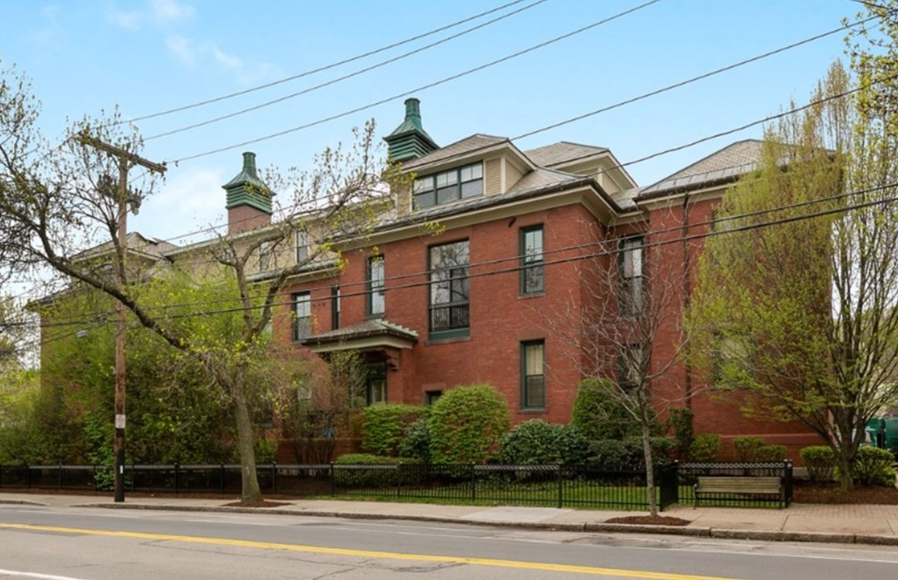 275 Cypress St unit 303, Brookline, MA 02445 - photo 1