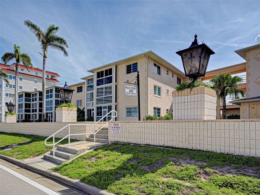 Front view of The Esplanade on Venice Island.