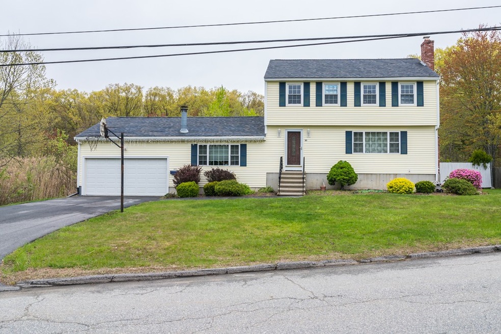 83 Woodburn Dr, Methuen, MA 01844 - photo 1