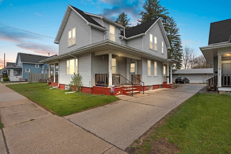 1514 24th St, Two Rivers, WI 54241 - photo 1