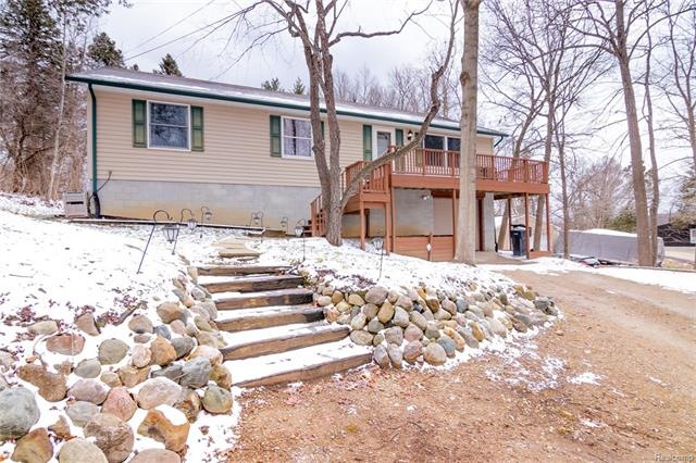 11411 Riverbank-Front Left.jpg