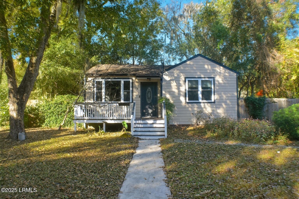 174 James St, Beaufort, SC 29902 - photo 1