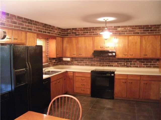 2873 Chesfield Dr, Columbus, OH 43204 - photo 1