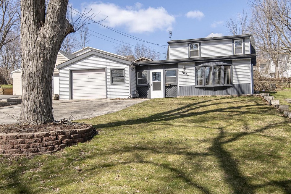 1824 Sunkist Ave, Waukesha