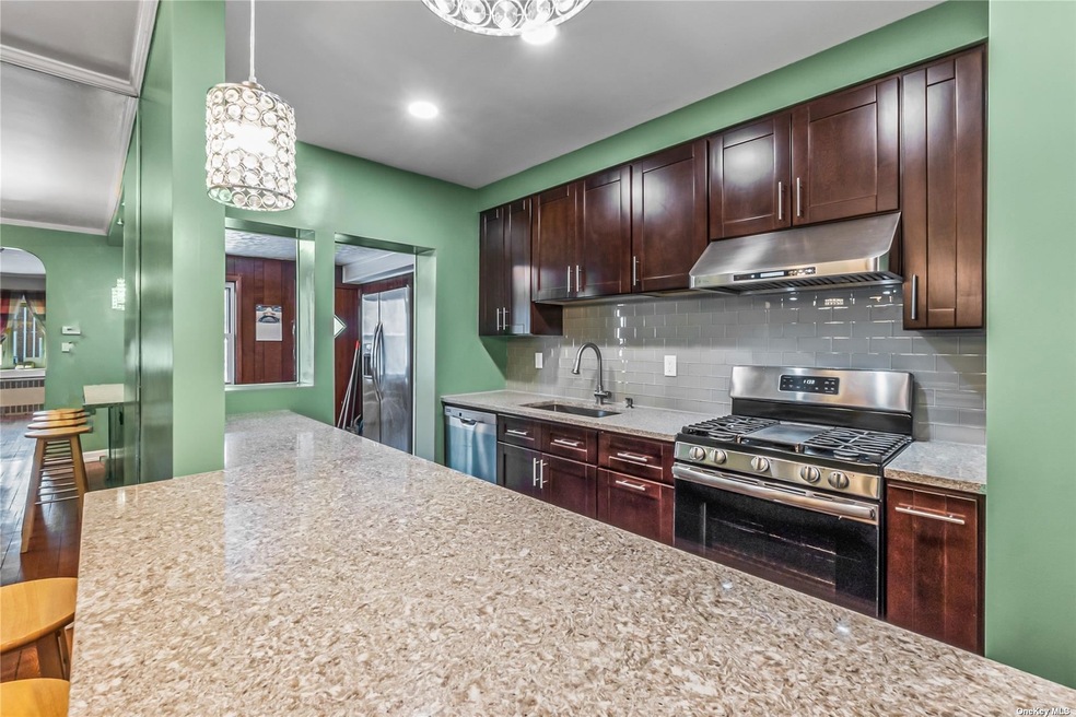 69-16 174th St, Flushing, NY 11365 - photo 1