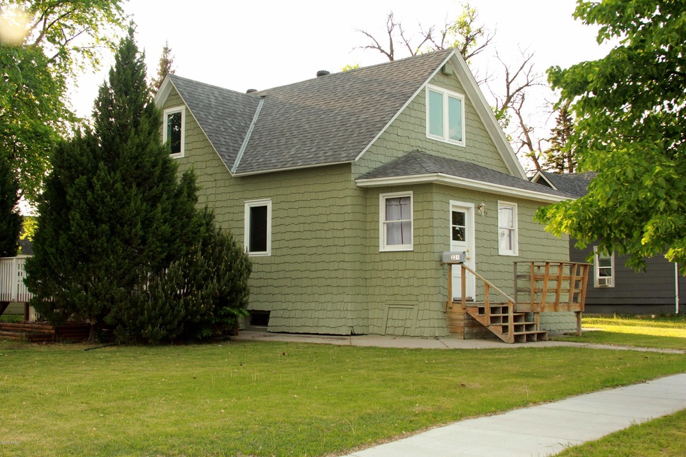 229 8th St Front
