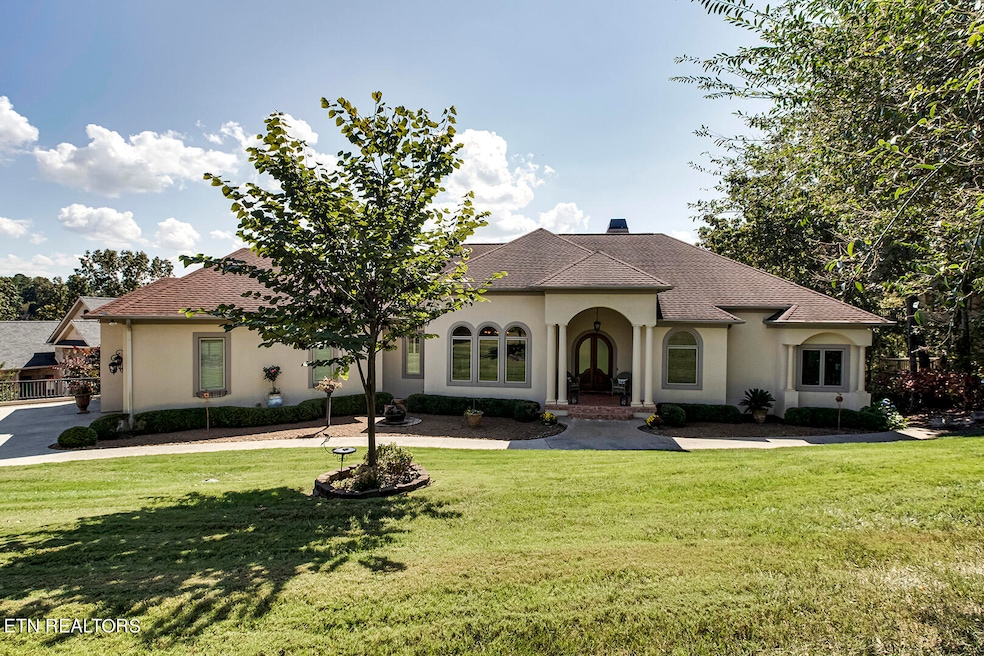 01_302 Shawnee View_Front