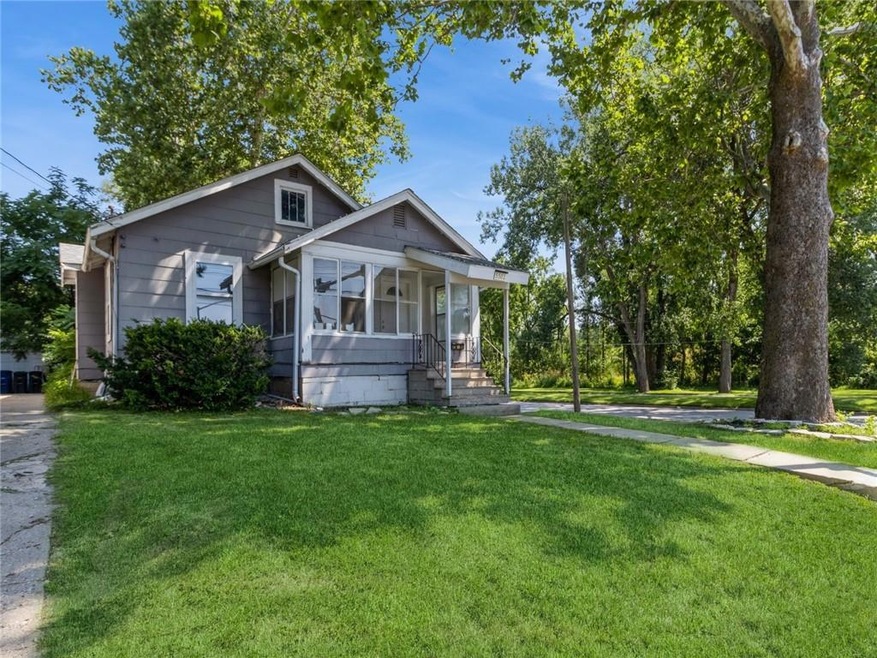 5501 University Ave, Des Moines, IA 50311 - photo 1