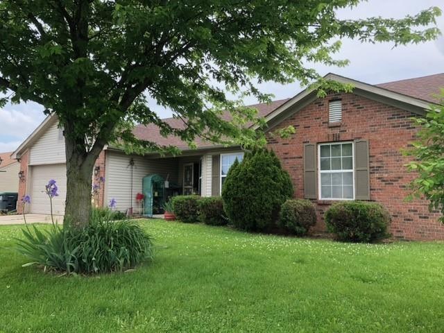 2145 N Fleetwood Dr, Greensburg, IN 47240 - photo 1