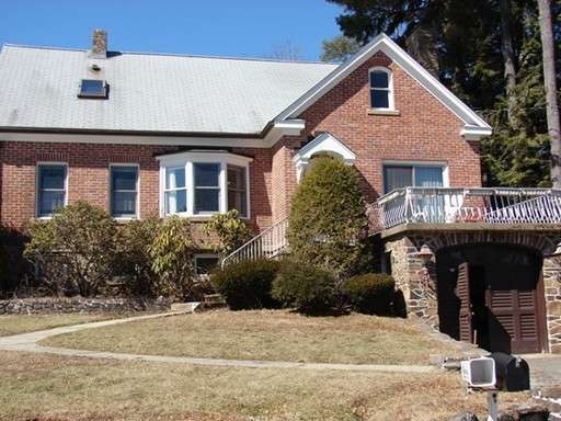 221 Lacus Dr, Holyoke, MA 01040 - photo 1