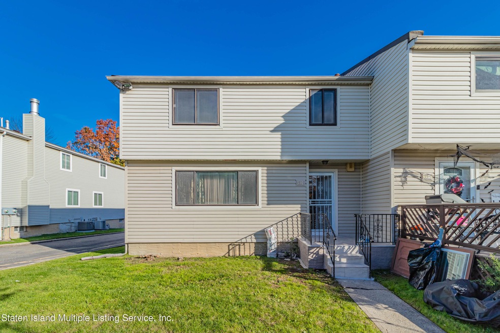 453 Willow Rd E, Staten Island, NY 10314 - photo 1