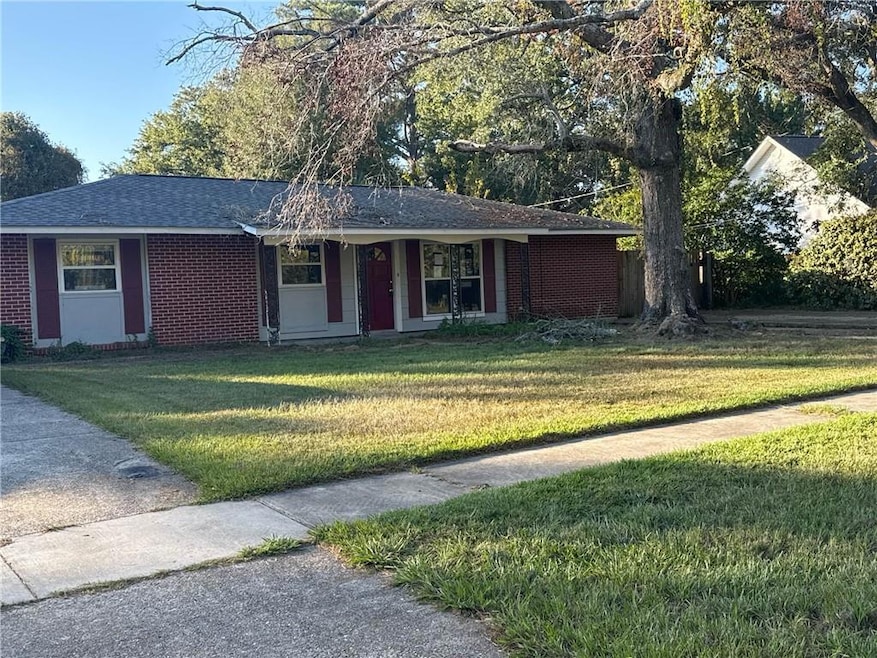 103 W Hickory St, Mandeville, LA 70471 - photo 1