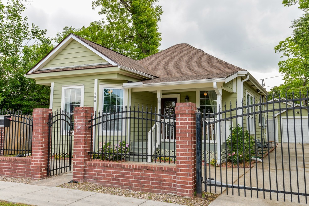 808 Cordell St, Houston, TX 77009 - photo 1