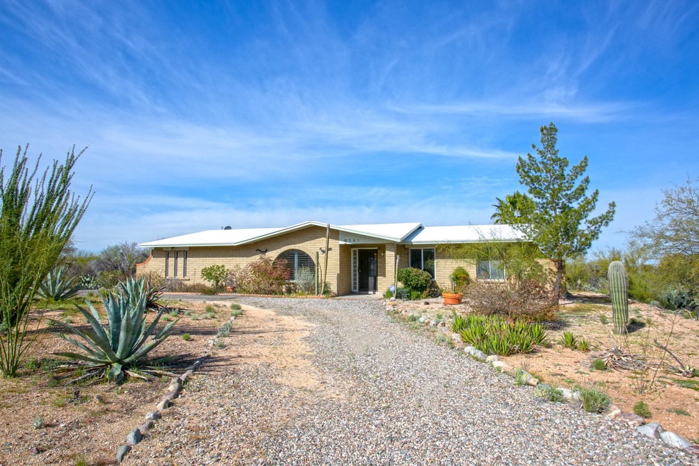 8791 N Placita de Reynaga, Tucson, AZ 85704 - photo 1