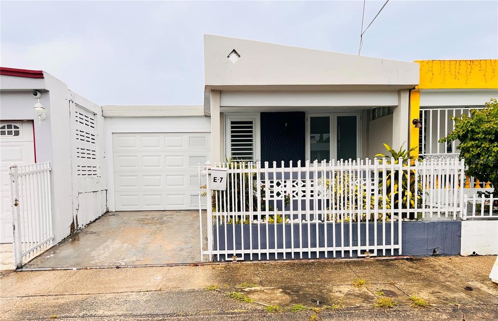 URB. TOA ALTA HEIGHT # 7 Calle 11 Bloq E, Toa Alta, PR 00953 - photo 1